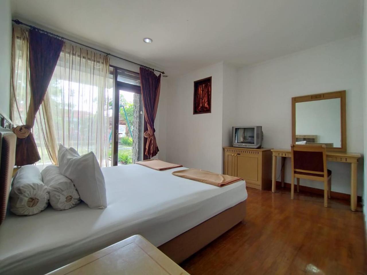 Villa Bukit Danau Lot 14 Cinengangirang Zewnętrze zdjęcie
