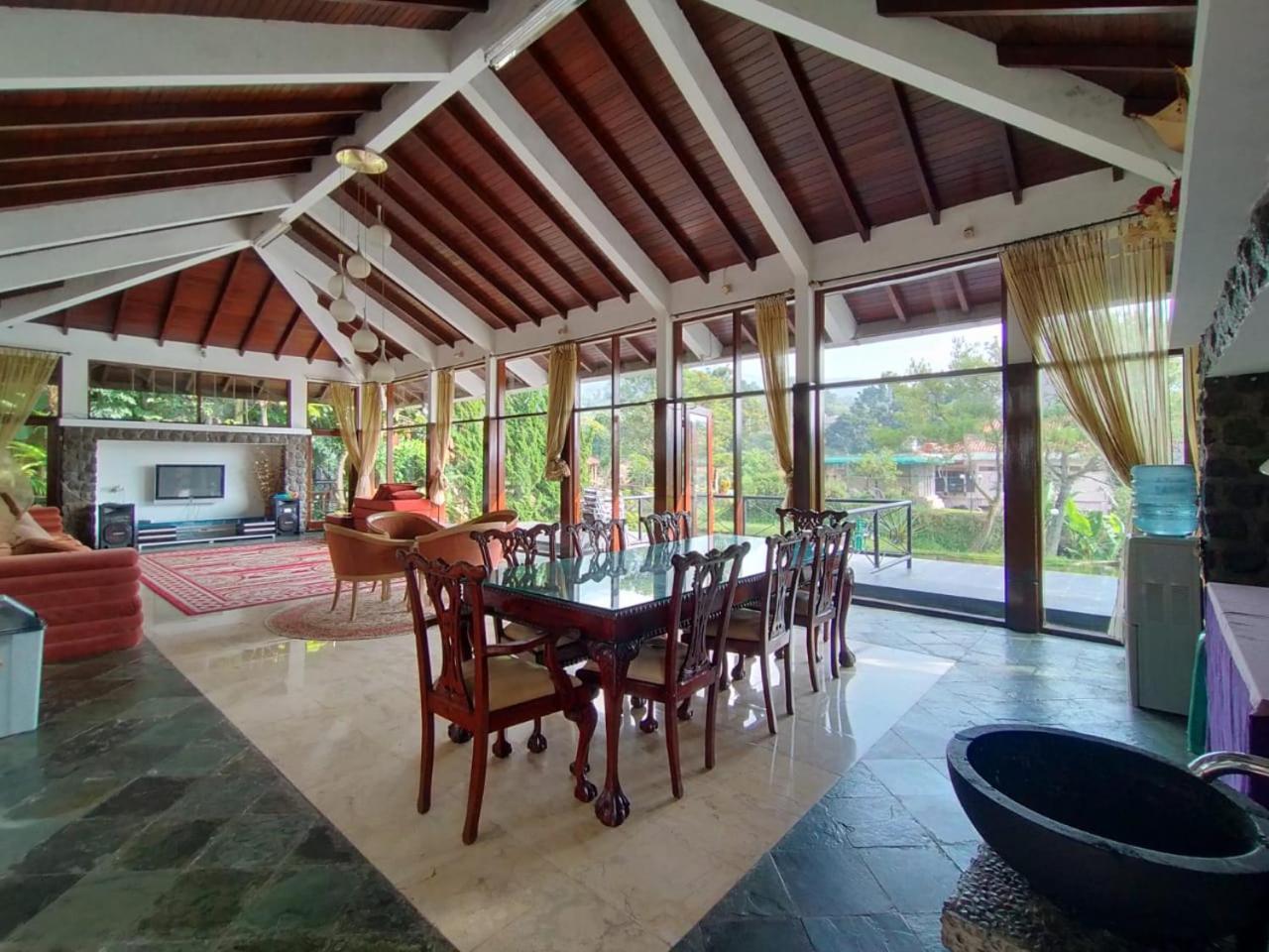 Villa Bukit Danau Lot 14 Cinengangirang Zewnętrze zdjęcie
