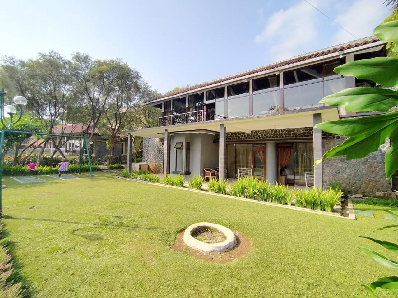 Villa Bukit Danau Lot 14 Cinengangirang Zewnętrze zdjęcie