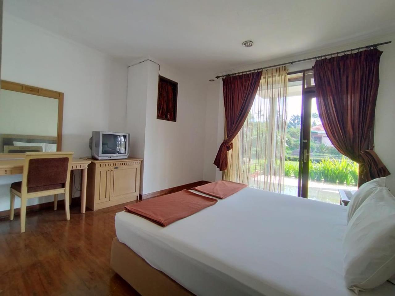 Villa Bukit Danau Lot 14 Cinengangirang Zewnętrze zdjęcie