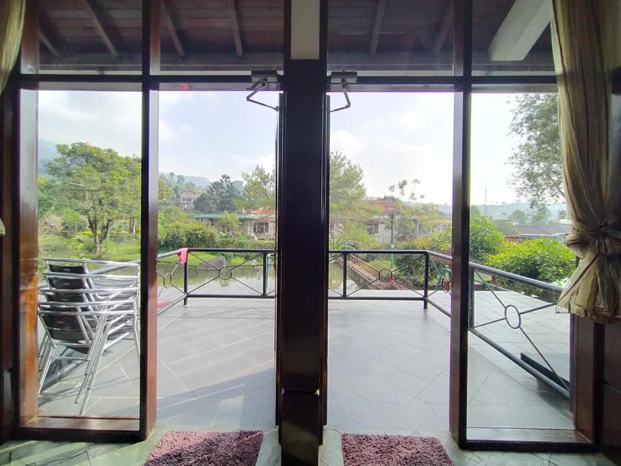 Villa Bukit Danau Lot 14 Cinengangirang Zewnętrze zdjęcie
